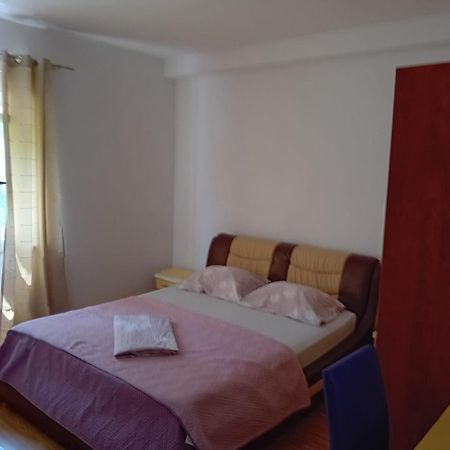 Apartments Toka ペトルチャネ エクステリア 写真